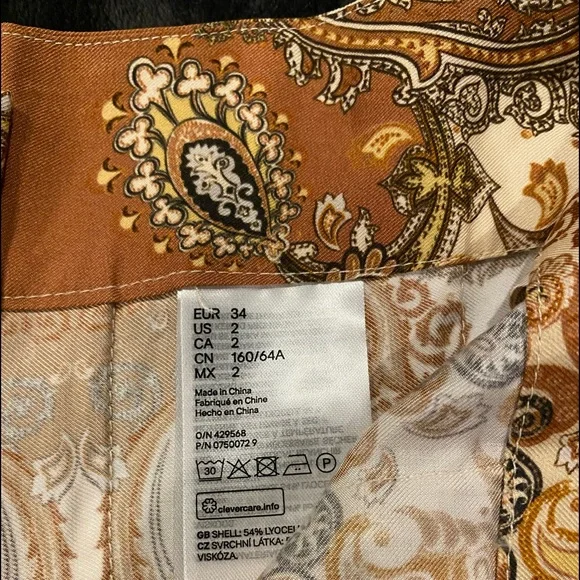 Beautiful Printed short skirt brown and beige- SIZE XS - Picture 5 of 5
